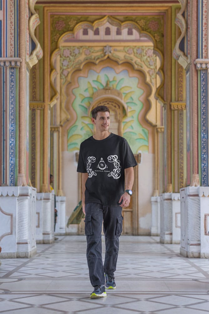 Decorated T-shirt - Image 4